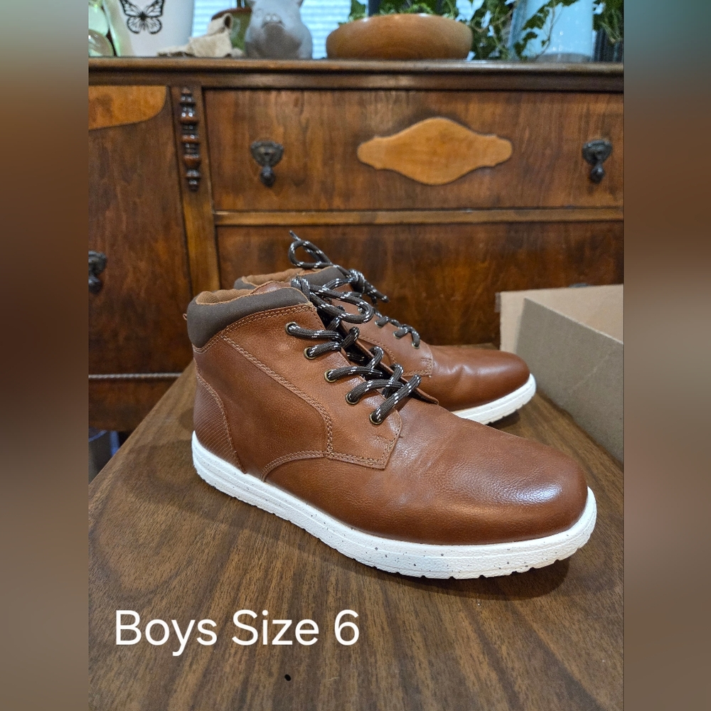 Boys Shoes Youth SZ 6